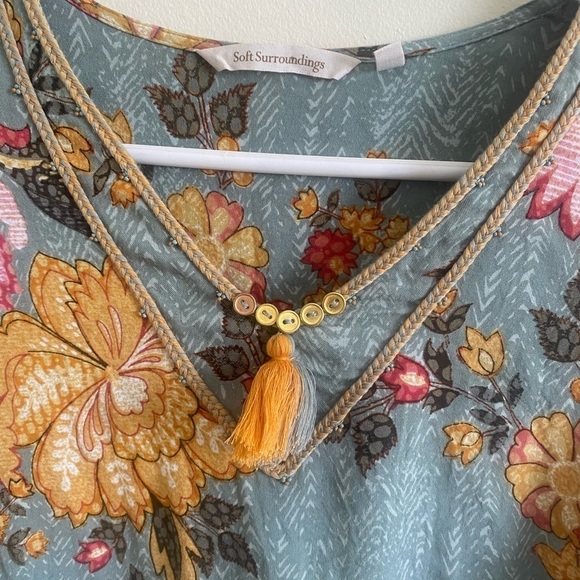 Soft Surroundings Boho‎ Floral Embellished Collar Tunic Size XS EUC Oversized - Picture 4 of 7